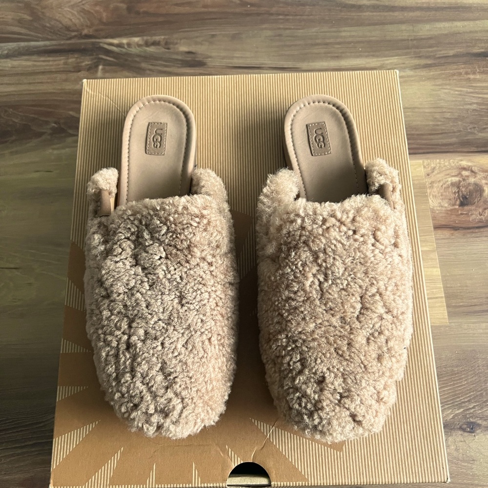 Ugg Janaya Cozy Genuine Sheepskin Topped Mules